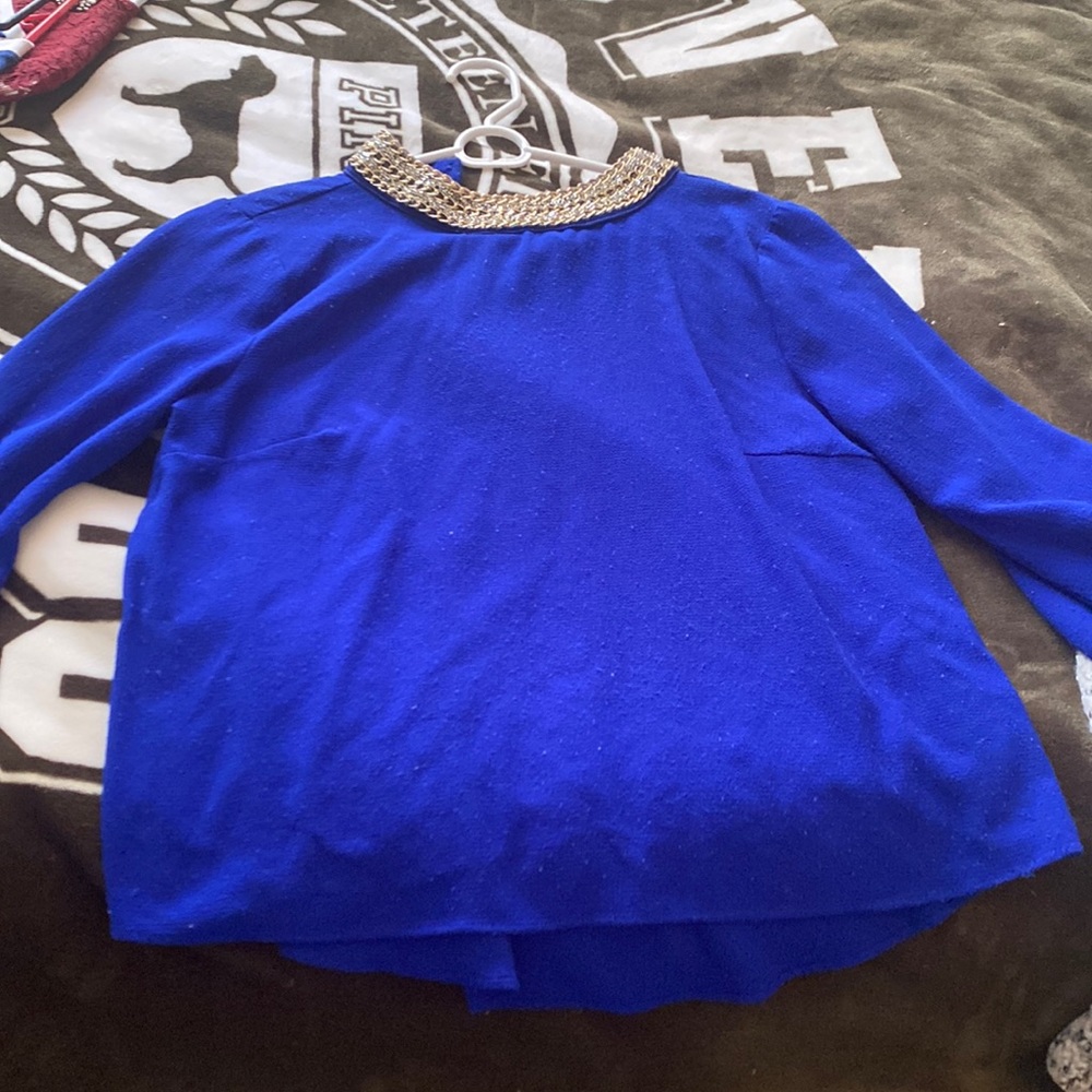 Elegant top with built in choker